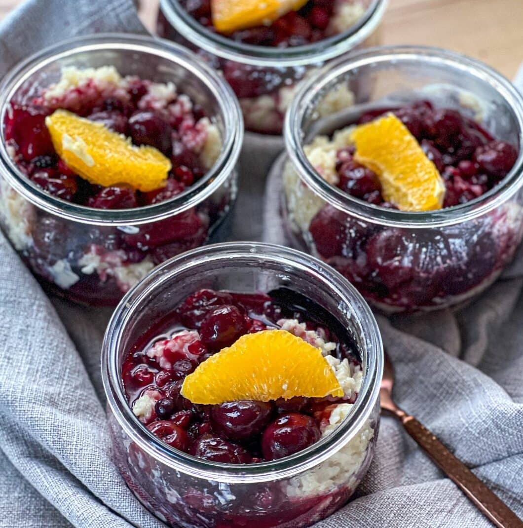 Milchreis mit Sauerkirsch-Grütze Milchreis mit Sauerkirsch-Grütze